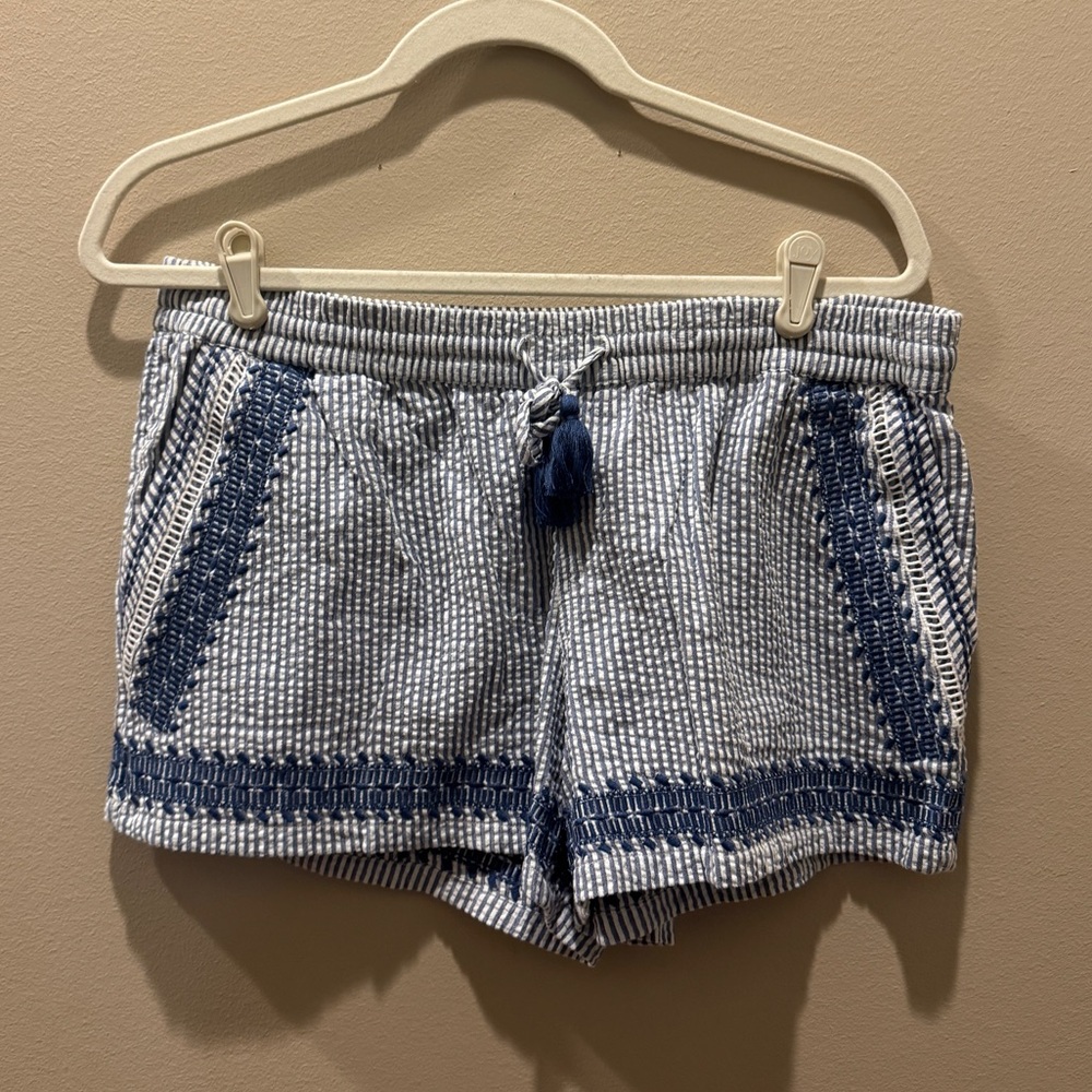 Vineyard Vines Shorts | Medium